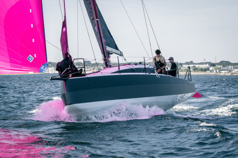 le jpk 1050 sous spi asymétrique, dans du vent medium faible