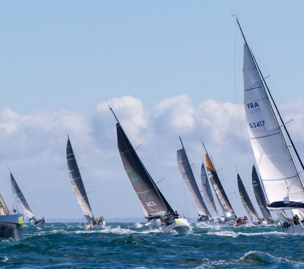 Les voiliers au près sur le départ de La Trinité - Cowes by Actual