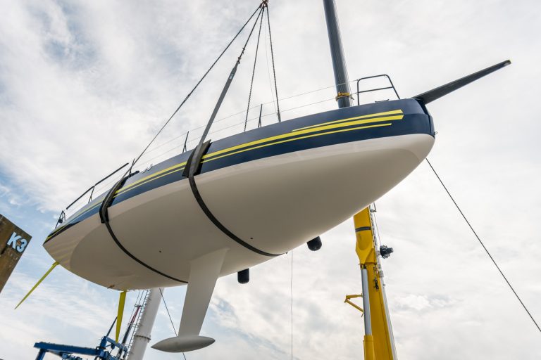 Un JPK 1050 qui vient d'être mis à l'eau à Lorient La Base