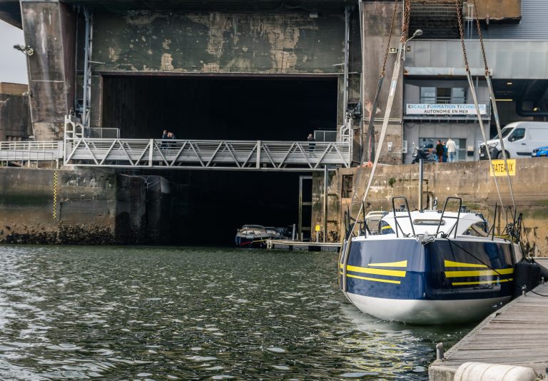 Un JPK 1050 qui vient d'être mis à l'eau à Lorient La Base